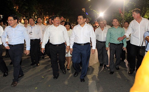 New walking area opened in Hanoi - ảnh 1